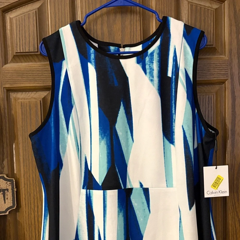 Calvin Klein Abstract Midi Sheath Dress W/Silver Hardware - Picture 3 of 11